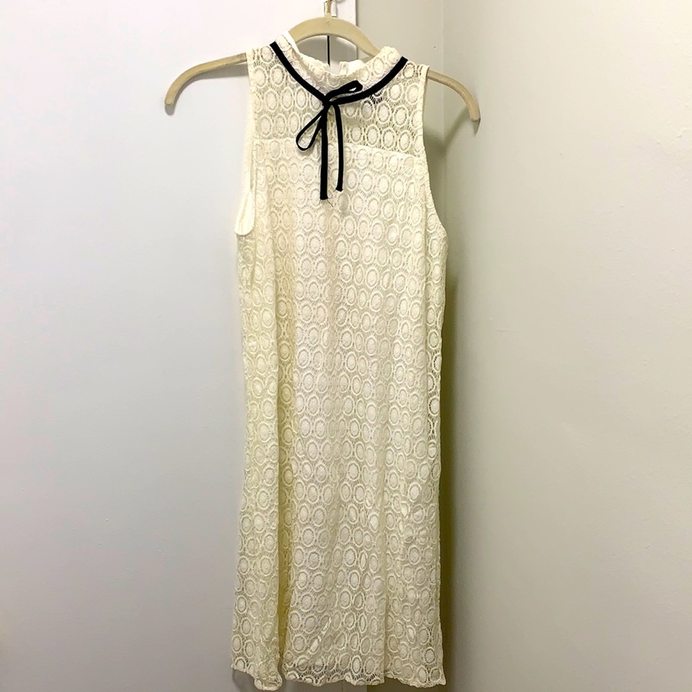 Aqua NEVER WORN white dress with black slim collar outline